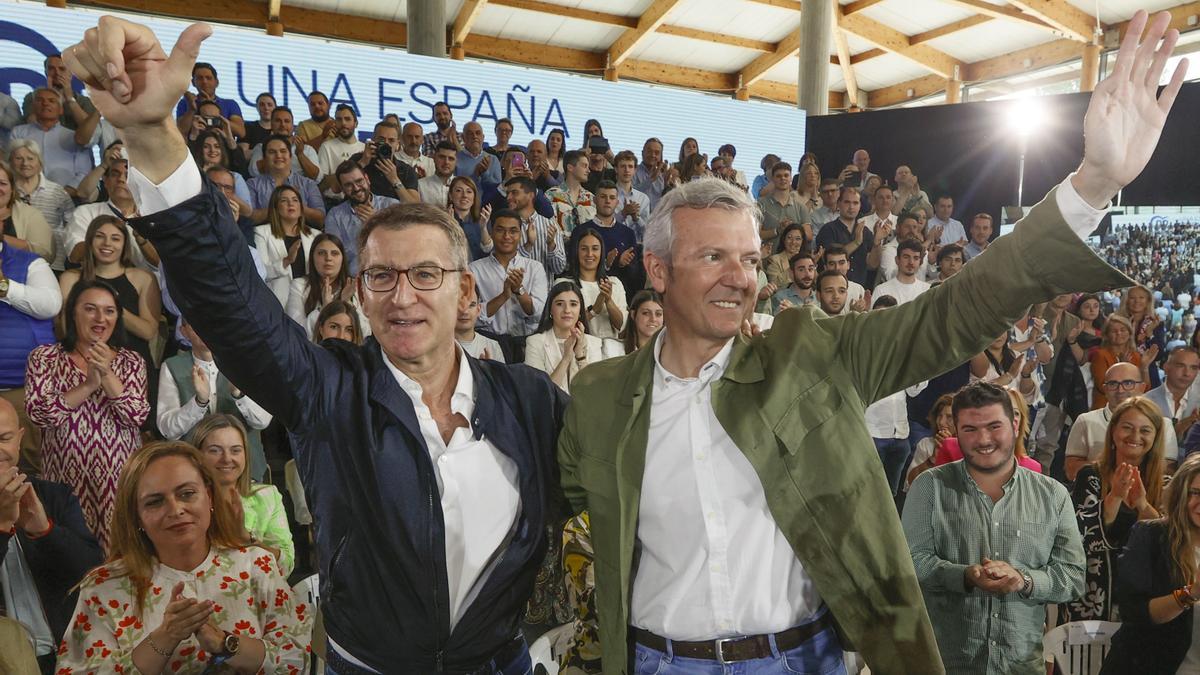 Alberto Núñez Feijóo’s First Massive Act in Santiago de Compostela: Preparing for Elections