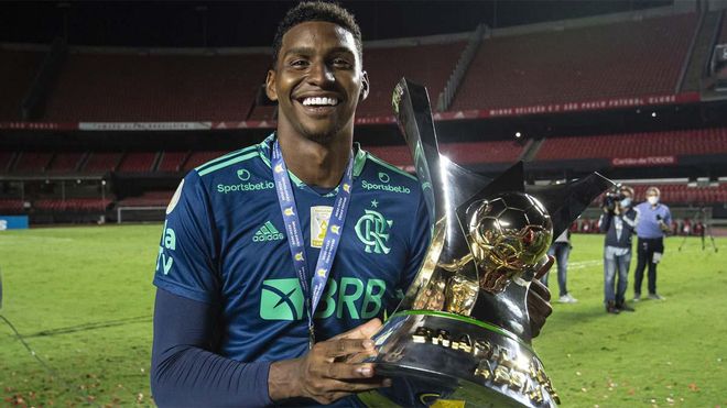 Hugo Souza conquistó el Brasileirao con el Flamengo Hugo Souza conquistó el Brasileirao con el Flamengo