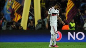 Boateng, con la camiseta del Milan en el Camp Nou Boateng, con la camiseta del Milan en el Camp Nou