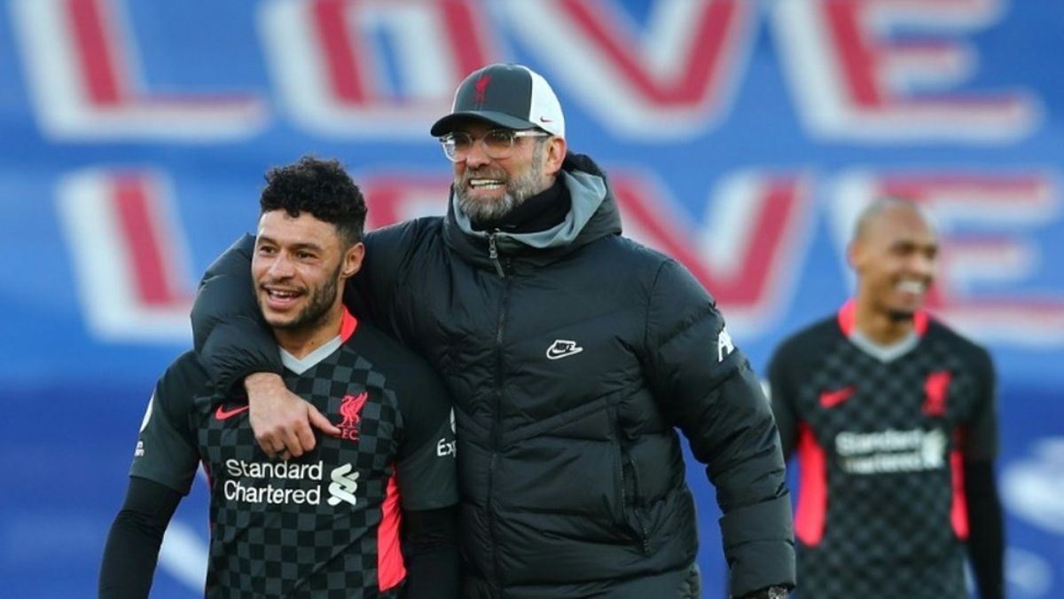 Liverpool puts Oxlade-Chamberlain on the market