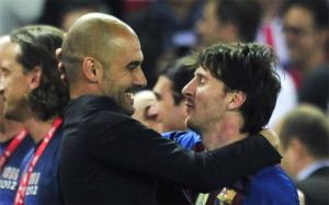 Guardiola y Messi se abrazan Guardiola y Messi se abrazan