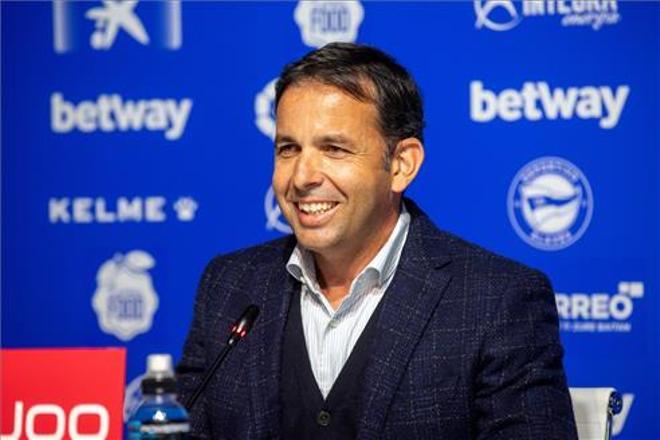 Javi Calleja cree en la salvación del Alavés