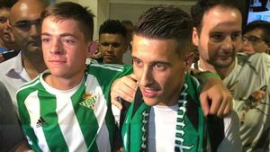 Tello ya está en Sevilla para firmar con el Betis Tello ya está en Sevilla para firmar con el Betis