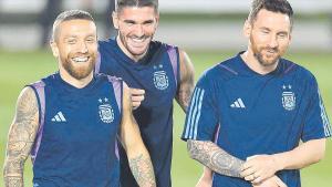 Papu Gómez, Rodrigo de Paul y Leo Messi.