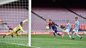 El último gol de Messi, contra el Celta (1-2) en el Camp Nou y de cabeza