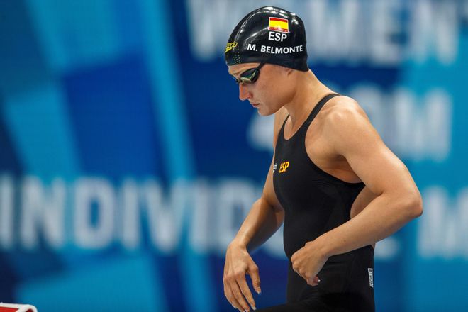 La nadadora española Mireia Belmonte se prepara antes de una prueba La nadadora española Mireia Belmonte se prepara antes de una prueba
