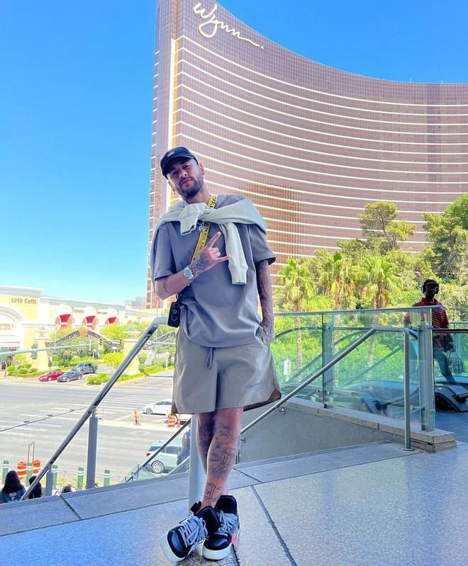 Neymar, posando delante del Hotel Wynn de Las Vegas