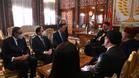 El presidente del Gobierno español, Pedro Sánchez, y el rey Mohamed VI, en su reunión en Rabat.