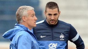 Benzema y Deschamps, en 2013 Benzema y Deschamps, en 2013