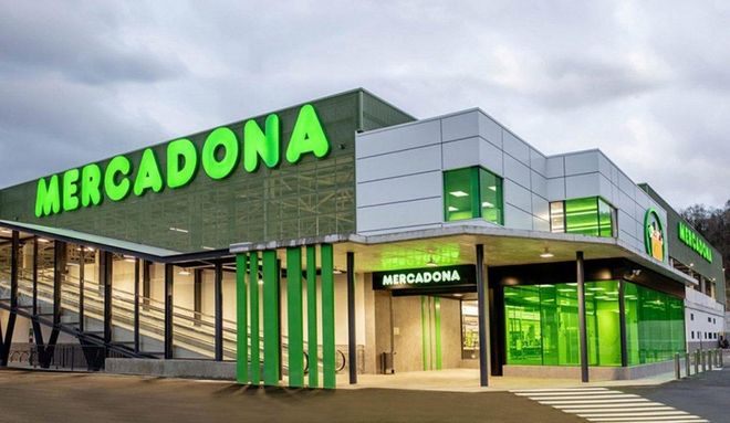 El truco que ofrece Mercadona para mantener la distancia de seguridad en caja El truco que ofrece Mercadona para mantener la distancia de seguridad en caja