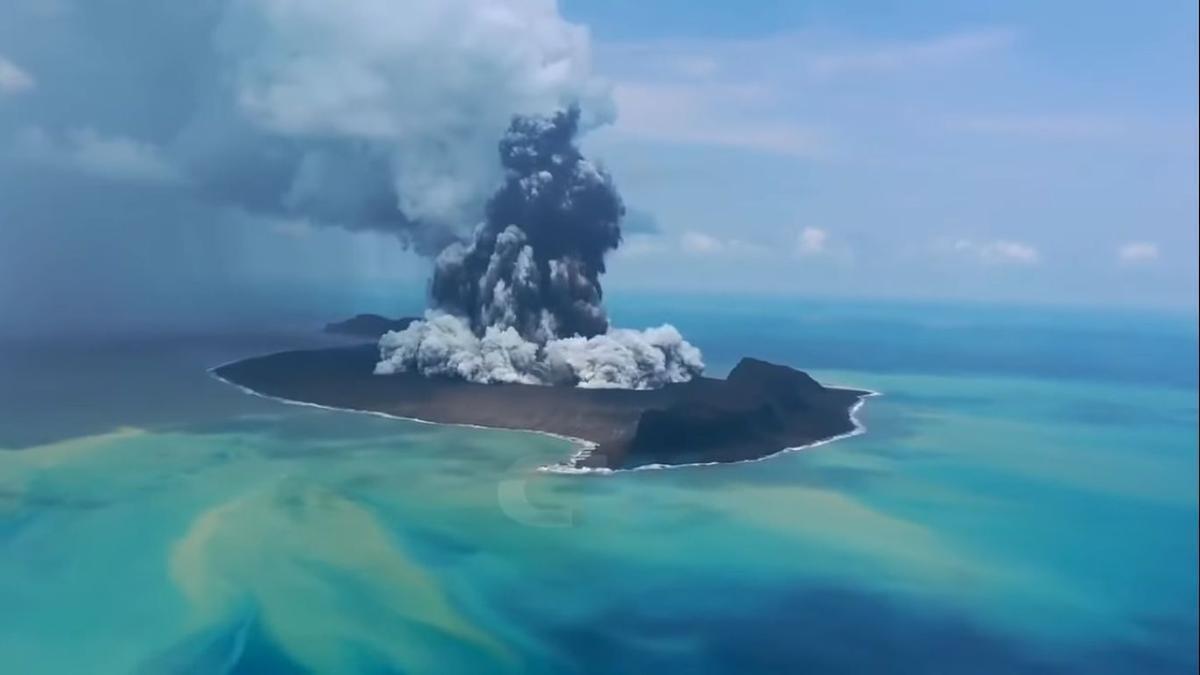 La NASA investiga si la erupción del volcán Hunga Tonga puede ser la culpable del calor abrasador
