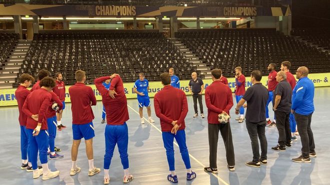 El Barça llegó ayer a Flensburg y se entrenó en el Flens Arena El Barça llegó ayer a Flensburg y se entrenó en el Flens Arena