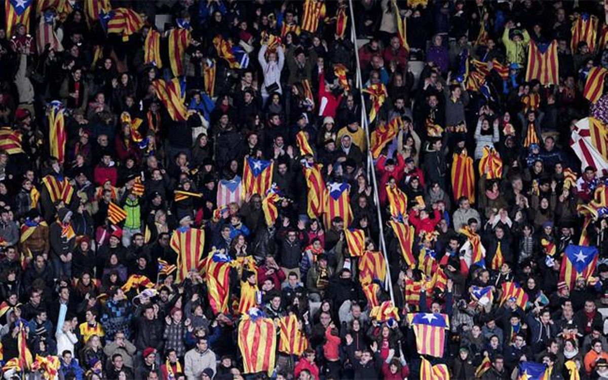 La UEFA ha vuelto a multar al Barça por las esteladas La UEFA ha vuelto a multar al Barça por las esteladas