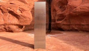 Encuentran un extraño monolito en pleno desierto de Utah Encuentran un extraño monolito en pleno desierto de Utah