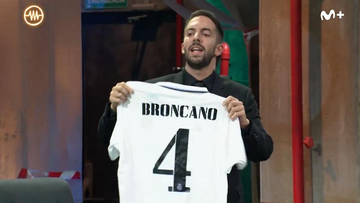 La Resistencia: ¿Qué hace David Broncano cuando le regalan la camiseta del Real Madrid?