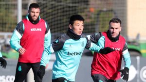 Wu Lei está aprovechando sus oportunidades en el torneo del K.O. Wu Lei está aprovechando sus oportunidades en el torneo del K.O.