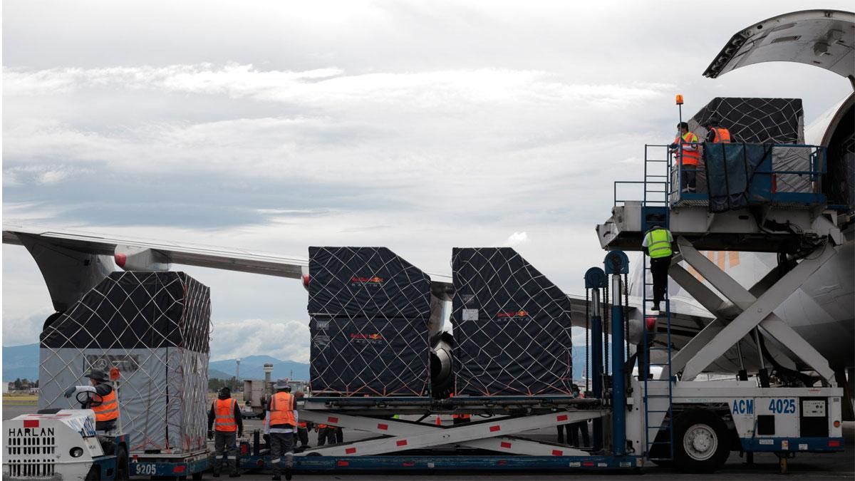 Siete Boeing 747 han transportado el material de la F1 hasta México Siete Boeing 747 han transportado el material de la F1 hasta México