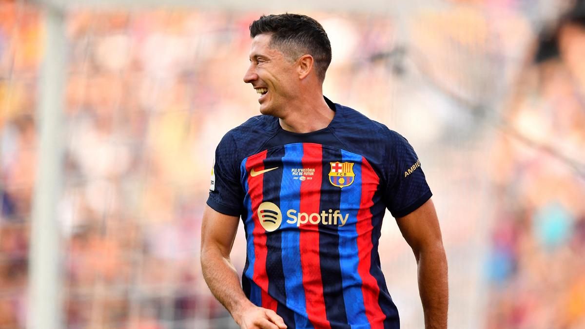 روبرت ليفاندوفسكي يتحدث عن اقتراب اعتزاله وسعادته في برشلونة