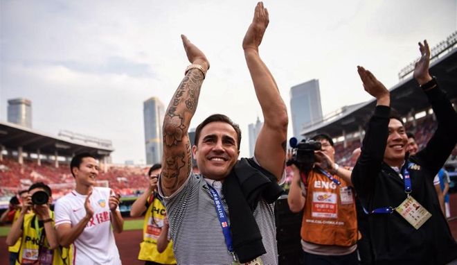 Cannavaro se despidió con honores al frente del Tiankin Quanjian Cannavaro se despidió con honores al frente del Tiankin Quanjian