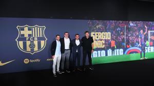 Así ha sido la llegada de los futbolistas del Barça al homenaje de despedida a Busquets