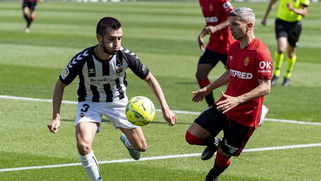 La reciente derrota del Mallorca ante el Castellón ha arado el camino del Espanyol hacia el título La reciente derrota del Mallorca ante el Castellón ha arado el camino del Espanyol hacia el título