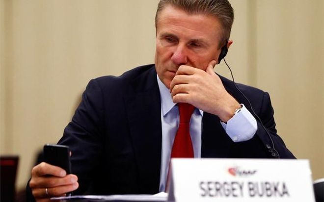 Bubka consiguió batir 35 récords mundiales Bubka consiguió batir 35 récords mundiales