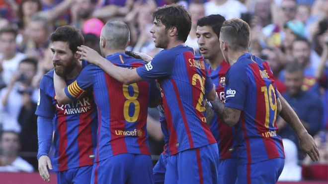 Leo Messi celebra uno de sus goles durante el Barça-Villarreal de la Liga 2016/17 Leo Messi celebra uno de sus goles durante el Barça-Villarreal de la Liga 2016/17