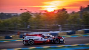 El Toyota de Buemi, Hartley y Nakajima brilla en Le Mans