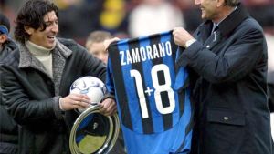 Zamorano jugó en el Inter de 1996 a 2001 Zamorano jugó en el Inter de 1996 a 2001