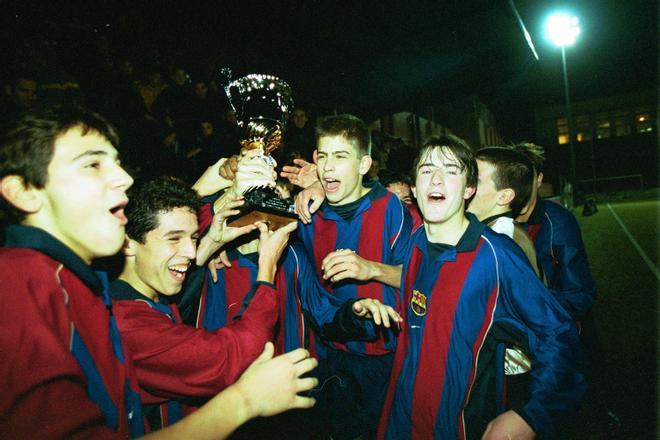 Në vitin 2002, me trofeun kampion të Nike Cup