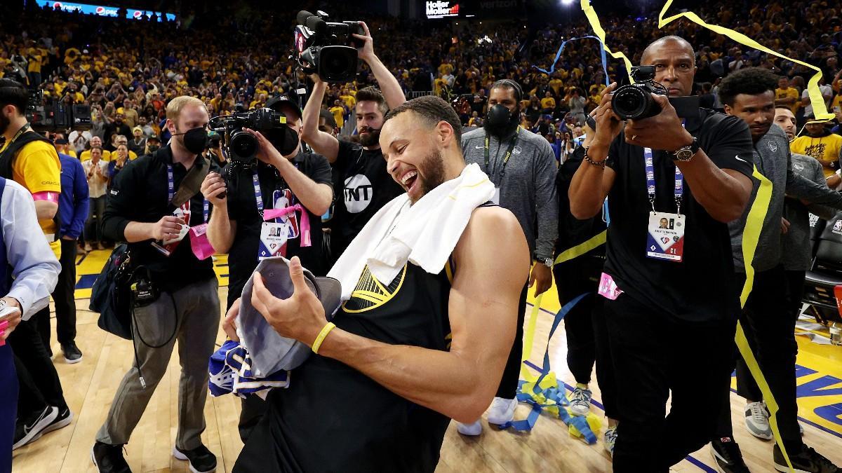 Stephen Curry celebra el pase a la gran final de la NBA