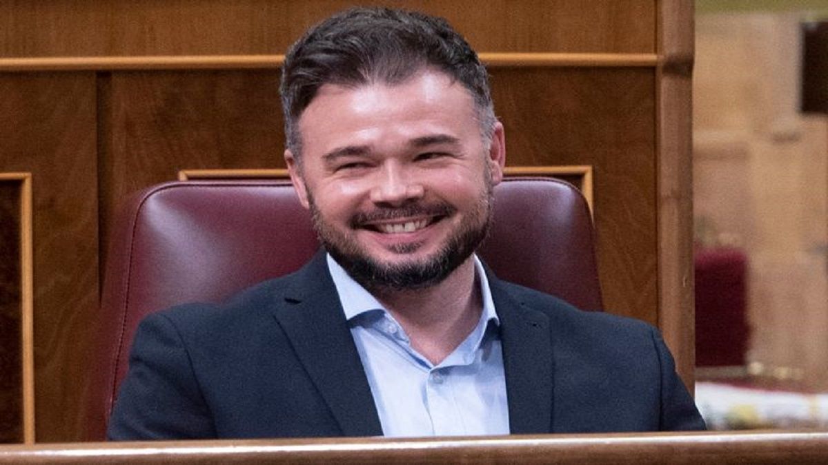 Gabriel Rufián triumphs on Twitter after commenting on a portrait of Esperanza Aguirre