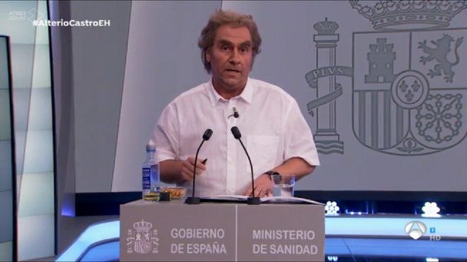 Esta es la increíble imitación que ha hecho Carlos Latre de Fernando Simón Esta es la increíble imitación que ha hecho Carlos Latre de Fernando Simón
