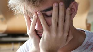 Los síntomas más desconocidos que podrían indicar que sufres ansiedad y qué hacer