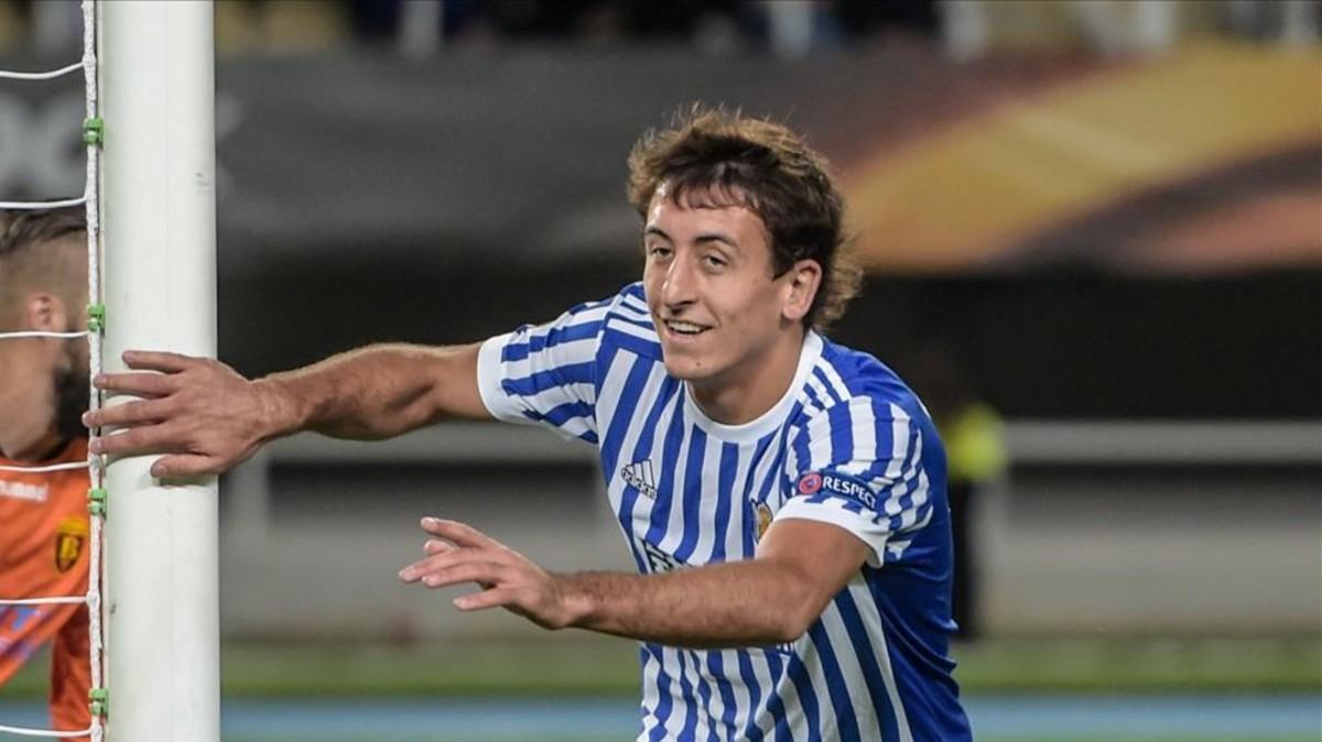 Mikel Oyarzabal Completa El Entrenamiento Junto A Sus Compañeros