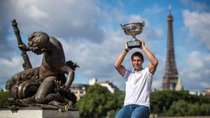 Nadal posa en París con su decimocuarto Roland Garros