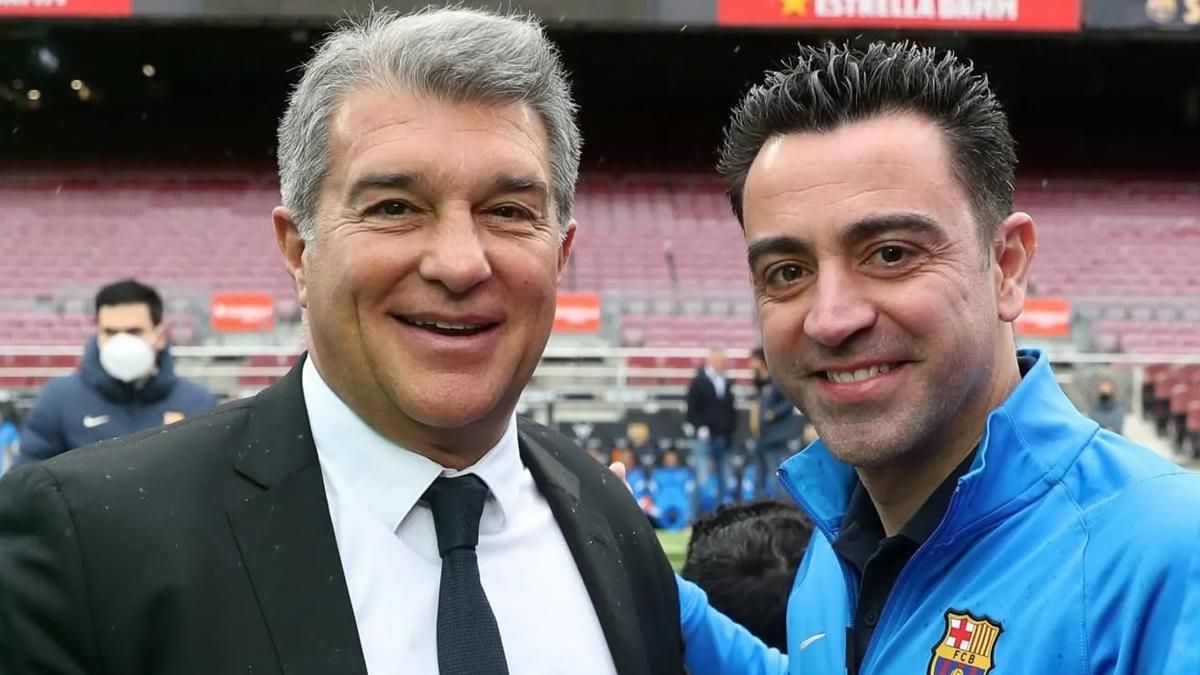 Joan Laporta y Xavi Hernández se han reunido este miércoles para abordar el futuro de la plantilla Joan Laporta y Xavi Hernández se han reunido este miércoles para abordar el futuro de la plantilla