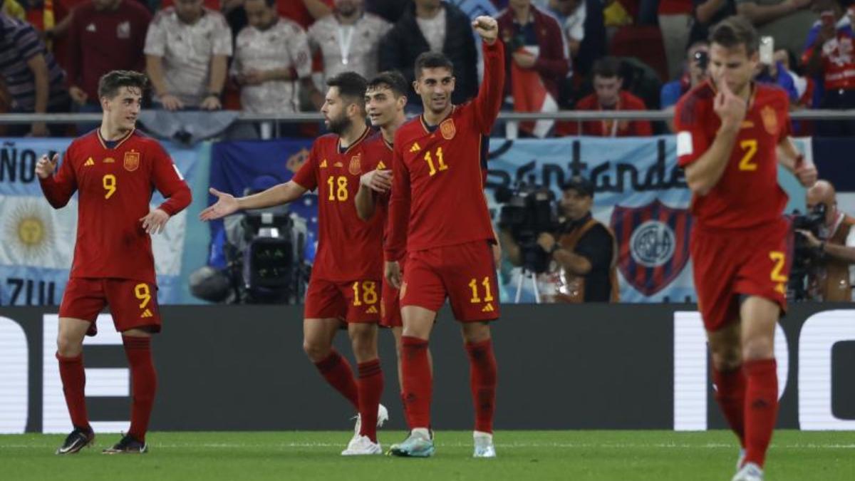 Ferrán Torres celebra un gol en un partido de la fase de grupos del Mundial de Fútbol Qatar 2022 entre España y Costa Rica en Doha (Catar).