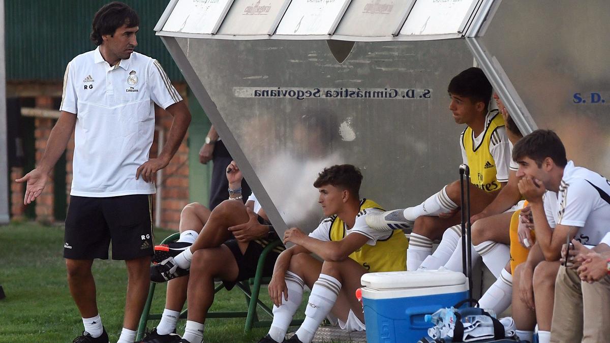 Raúl puede perder en el Castilla al central Marín Raúl puede perder en el Castilla al central Marín