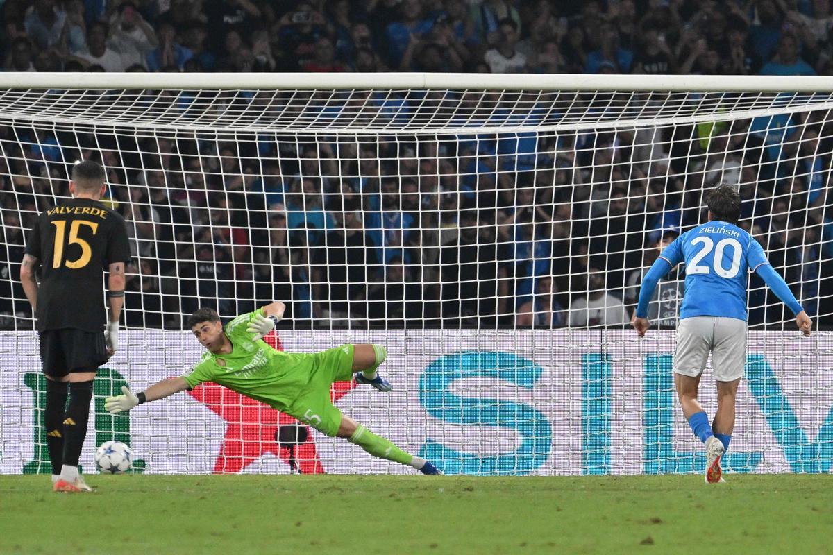 Nápoles - Real Madrid | Las manos de Nacho y el gol de penalti de Zielinski