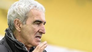 Raymond Domenech, destituido en el Nantes Raymond Domenech, destituido en el Nantes