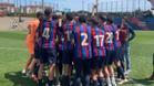 El juvenil A del Barça celebra el título de liga conseguido ante el Cornellà