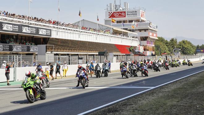 La salida de las 24 Horas en el Circuit La salida de las 24 Horas en el Circuit