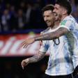 Messi celebra con De Paul