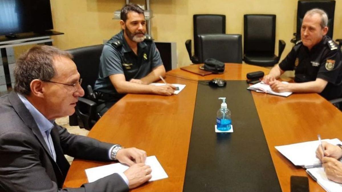 Reunión del Subdelegado con los jefes de Policía Nacional y Guardia Civil de Zamora.