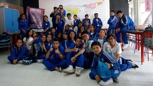 Una de las clases que participó en los primeros talleres contra el bullying en Bogotá en 2019 Una de las clases que participó en los primeros talleres contra el bullying en Bogotá en 2019