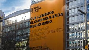 La pancarta con el mensaje Que llenemos el Camp Nou les da mucho miedo | Kings League