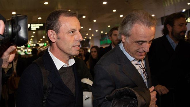 El expresidente del FC Barcelona Sandro Rosell junto a su abogado Pau Molins El expresidente del FC Barcelona Sandro Rosell junto a su abogado Pau Molins