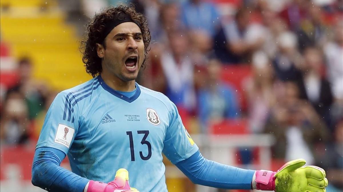 Memo' Ochoa ficha por el Standard de Lieja