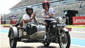 Marc Márquez ha participado en un divertido evento con moto-sidercar en vísperas de GP de la India